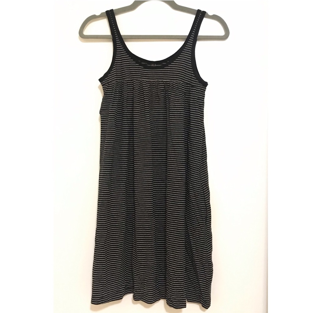 Old navy XS black/white stripped summer dress